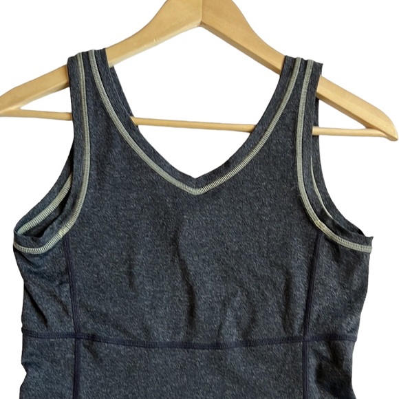 Lucy Active Power Gray V-neck Tank Top Size Small - Picture 8 of 8